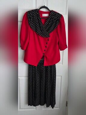 Vintage Amato Red Black Polka Dot Skirt Power Suit Set 18W Shoulder Pads 2pc